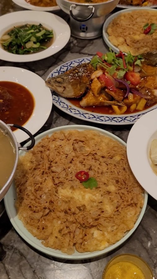 10 Thai, photograph 2 of 5