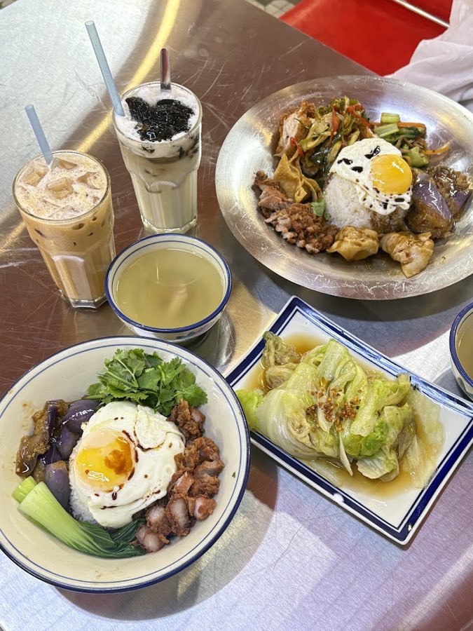 亚燕 AH YEN PLUS (TRADITIONAL FRIED PORK KUEY TEOW), photograph 4 of 5