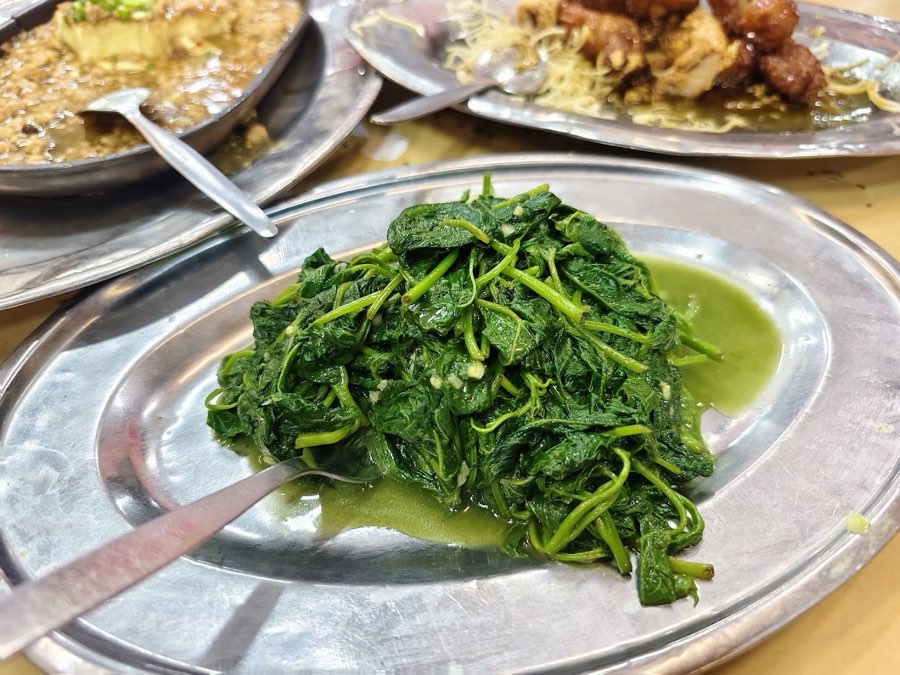 Alor Akar Seafood Restaurant, photograph 5 of 5