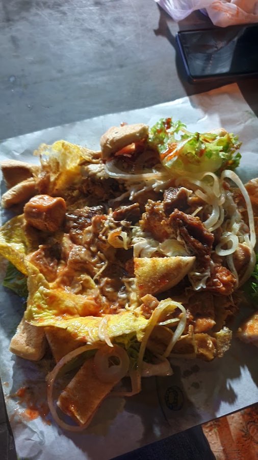 Atan'S Burger, photograph 2 of 5