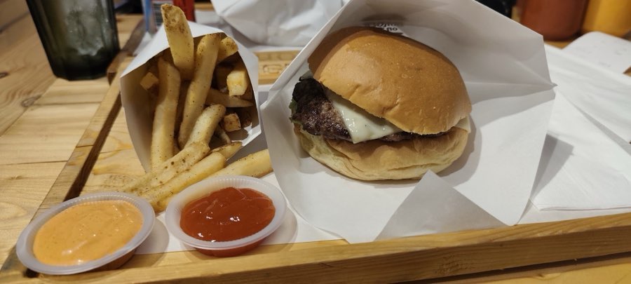 Burger on 16, photograph 4 of 5