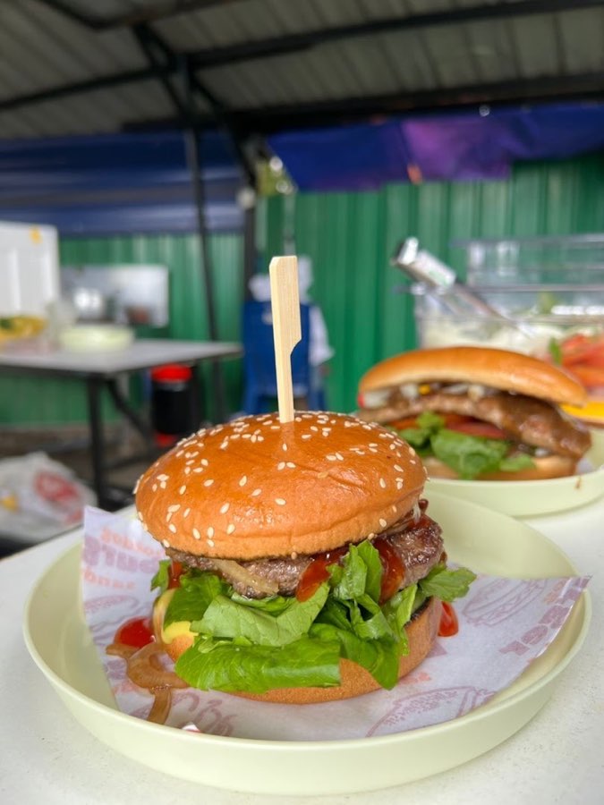 Burger Tanjak, photograph 1 of 5