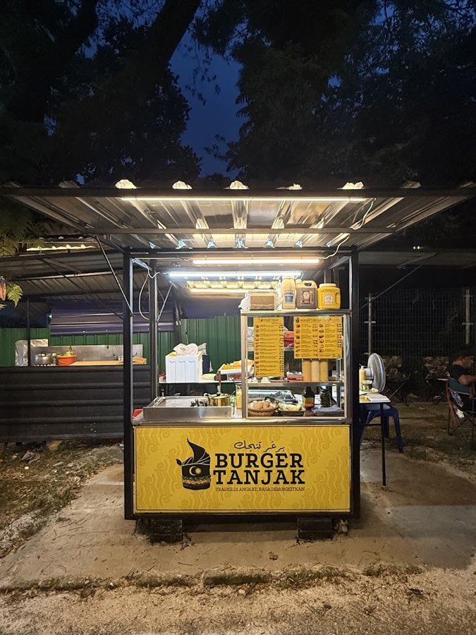 Burger Tanjak, photograph 2 of 5