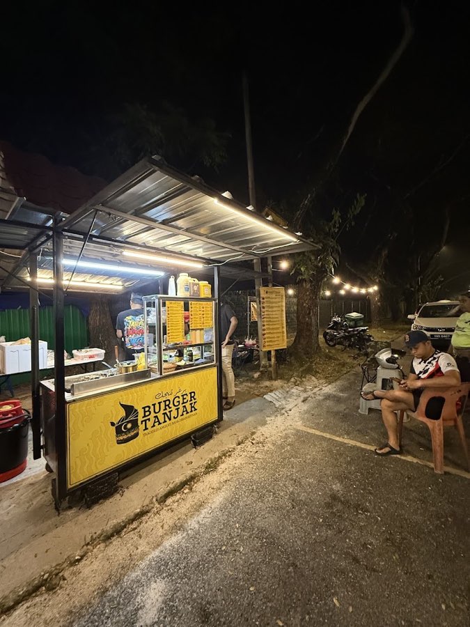 Burger Tanjak, photograph 3 of 5