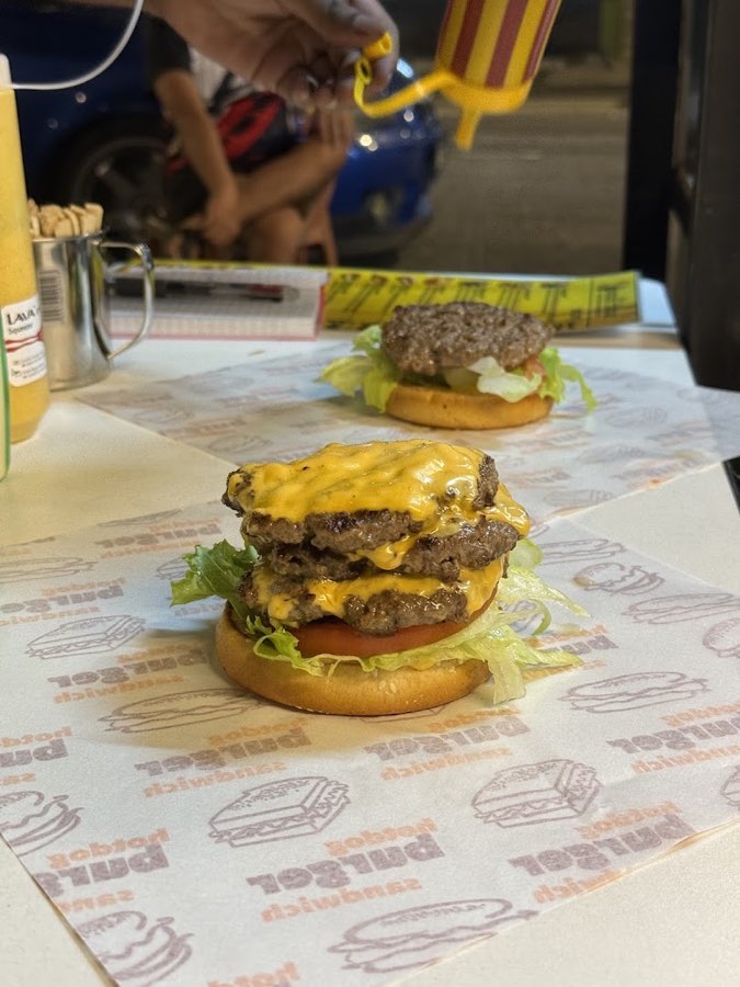 Burger Tanjak, photograph 4 of 5