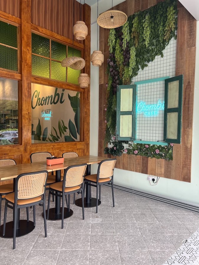 CHOMBI QUEH CAFE, photograph 1 of 5