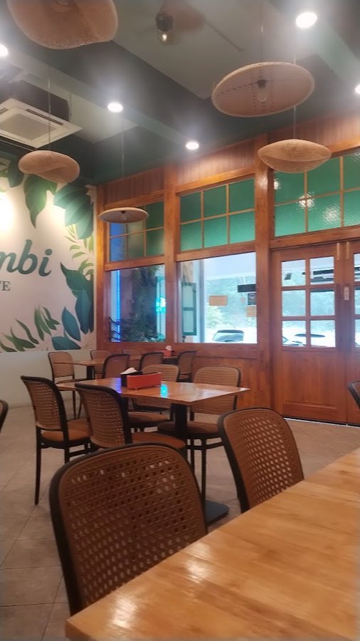 CHOMBI QUEH CAFE, photograph 2 of 5