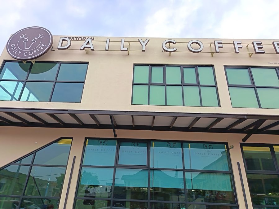 DAILY COFFEE LUKUT, photograph 1 of 5