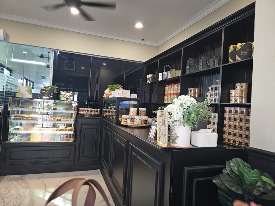 FizaDelights Bakery, photograph 2 of 5