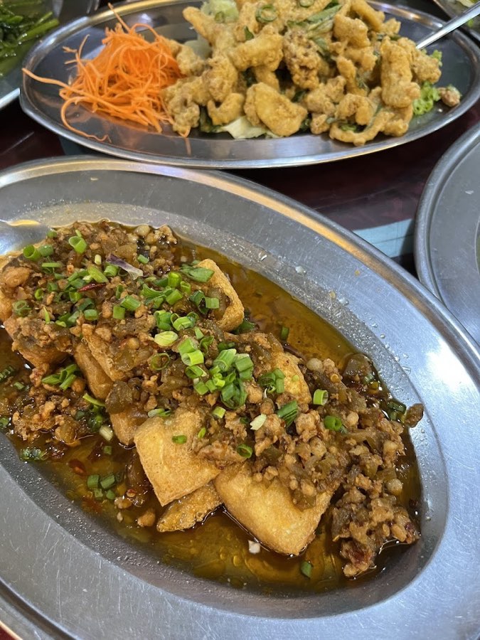 Howin Seafood Restaurant, photograph 3 of 5