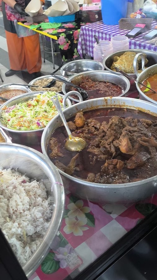 Lieniey Nasi Kerabu Tumis, photograph 2 of 5