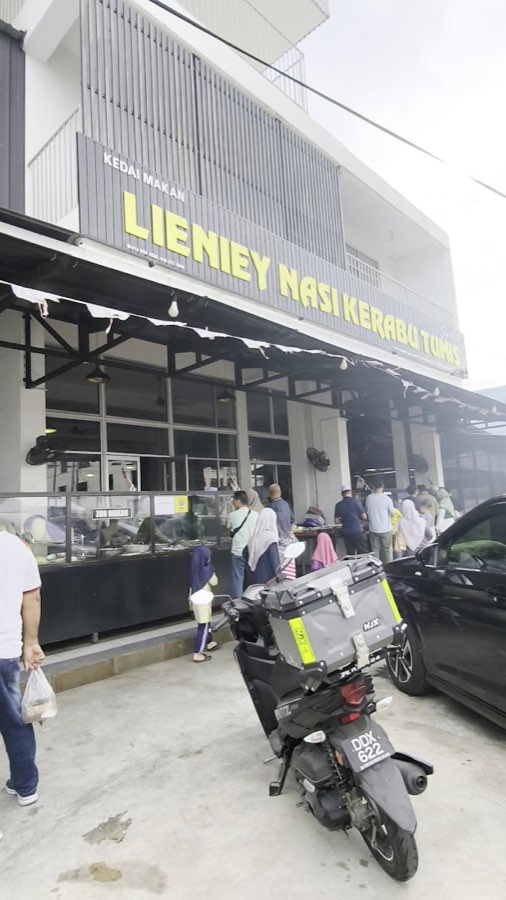 Lieniey Nasi Kerabu Tumis, photograph 3 of 5