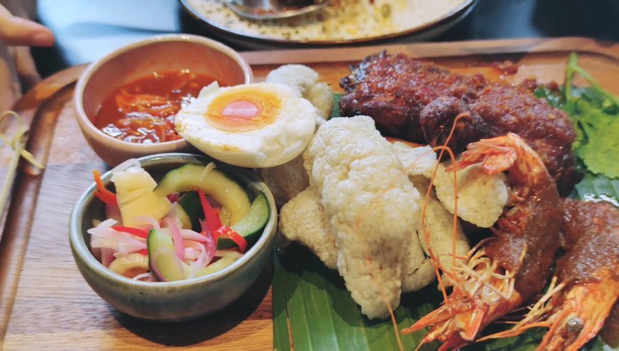 Naj & Belle Cafe Bangsar, photograph 2 of 5
