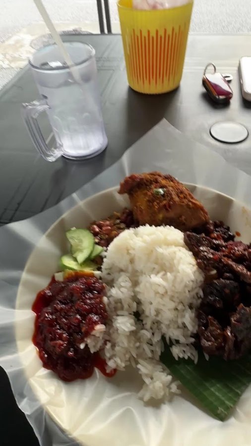 Nasi lemak kakak kawasan food truck, photograph 2 of 5