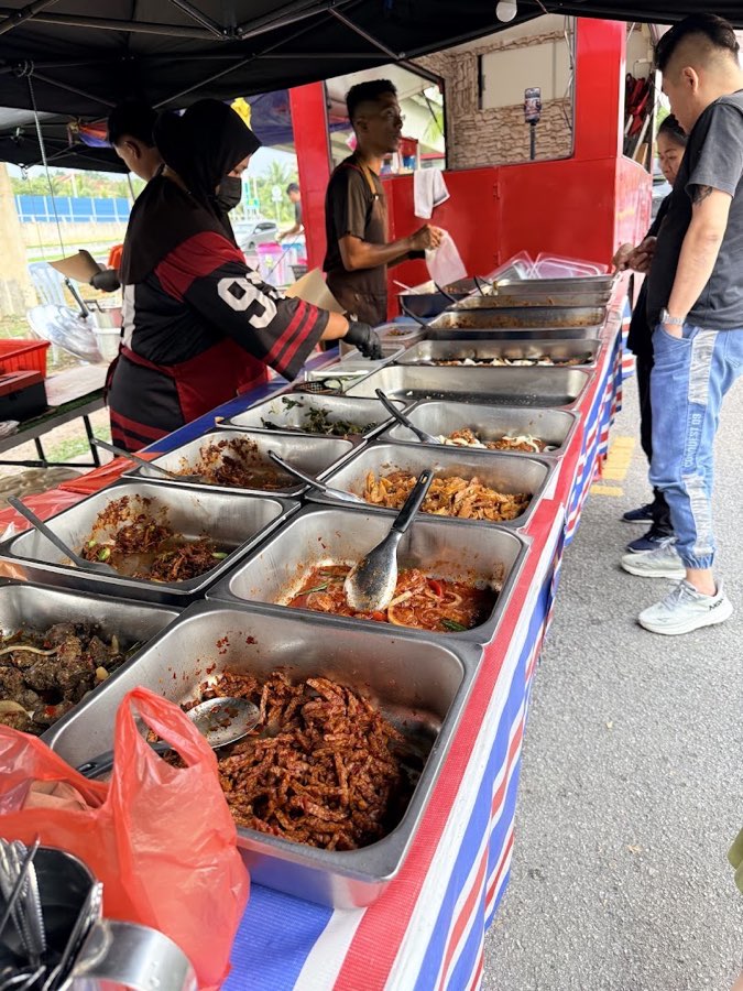 Nasi lemak kakak kawasan food truck, photograph 3 of 5