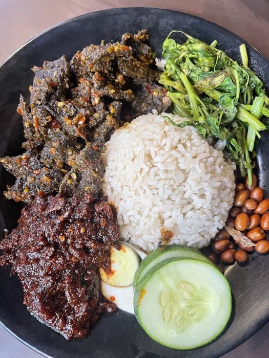 Best Nasi Lemak in Kuala Lumpur (2026): What Locals Are Actually Posting