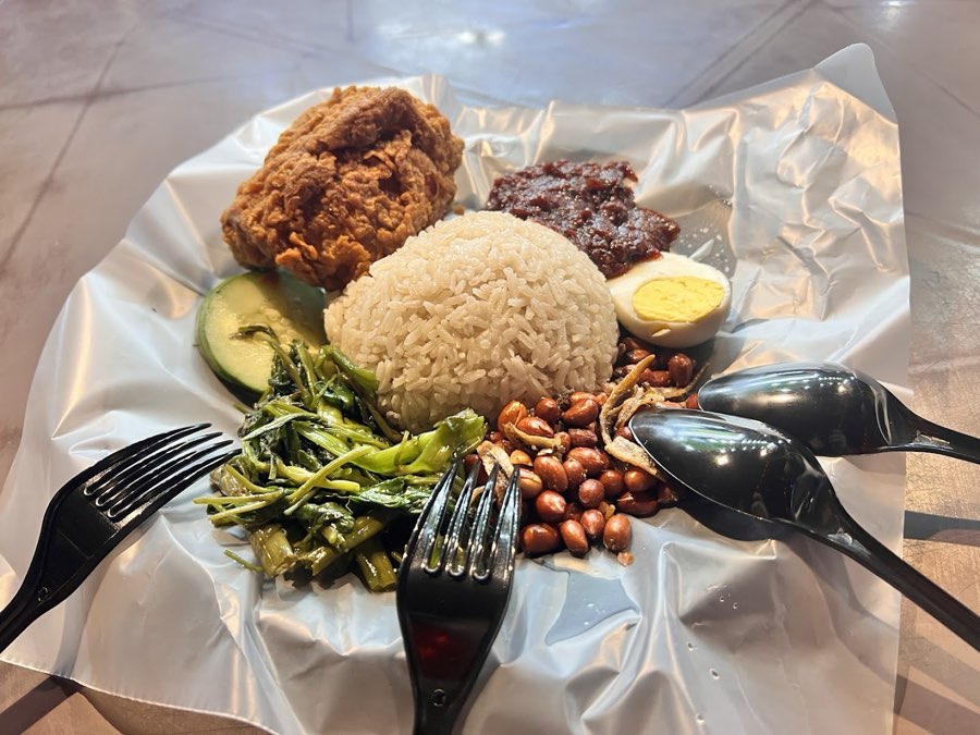 Nasi Lemak Uncle Bob Jalan Alor, Bukit Bintang, photograph 4 of 5