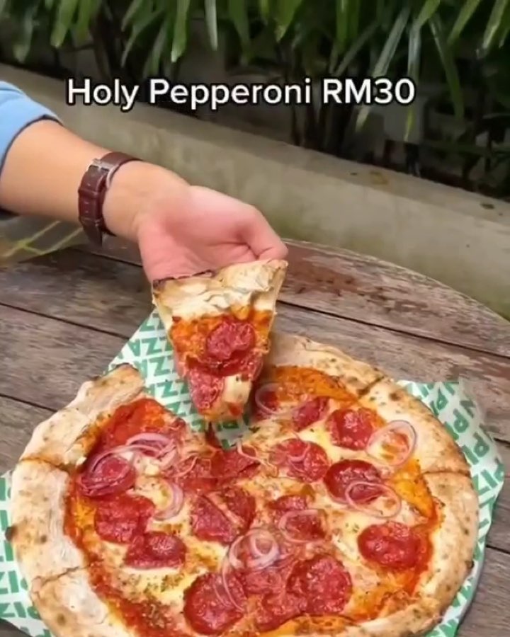 Pizza Mansion Jalan Mesui, photograph 2 of 5
