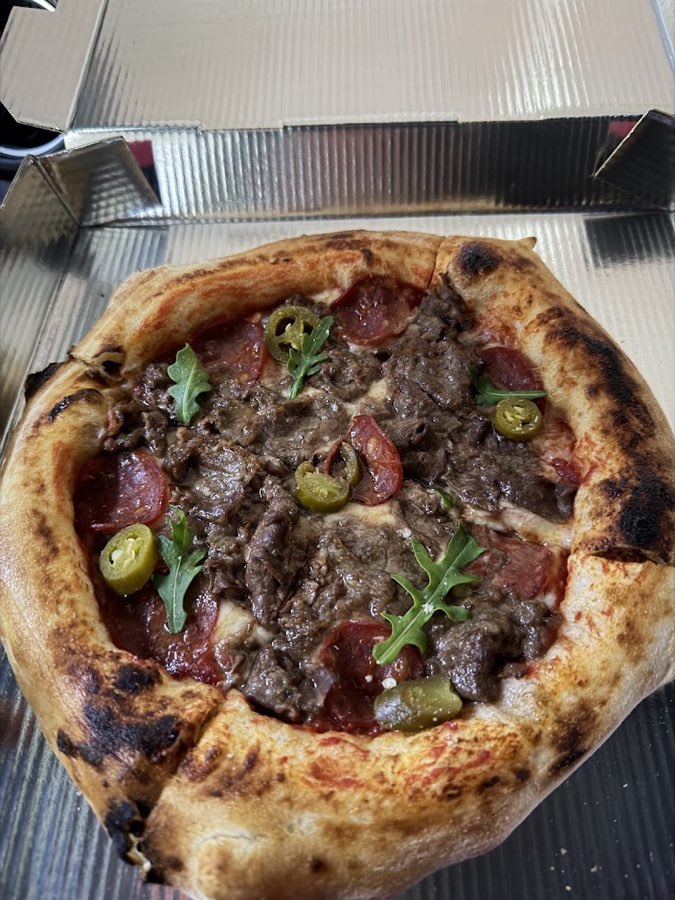 Pizza Mendonia, photograph 3 of 5