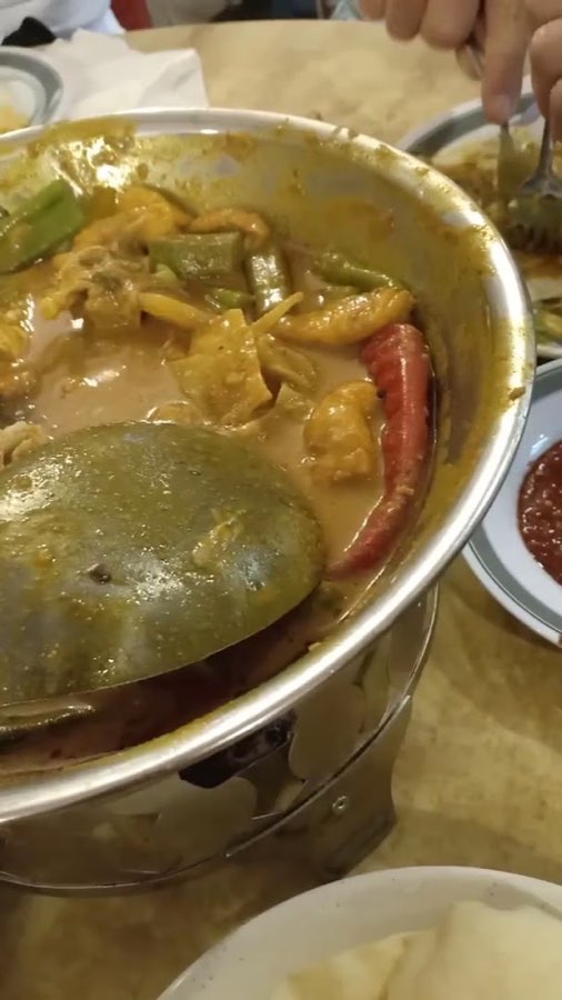 Restoran Kari Kepala Ikan E&O Sdn Bhd | Tmn Wahyu, photograph 2 of 5