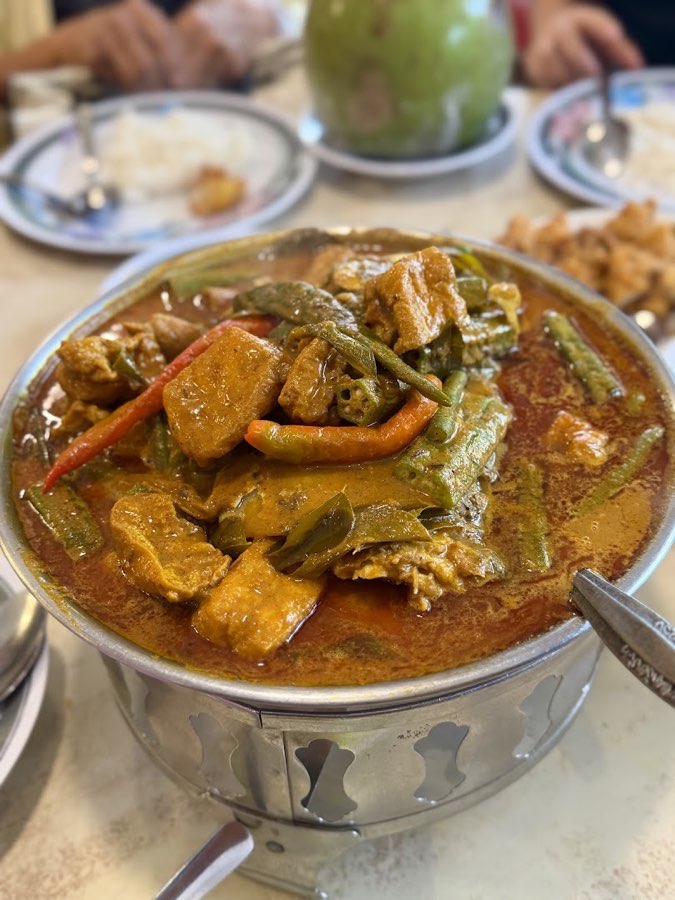 Restoran Kari Kepala Ikan E&O Sdn Bhd | Tmn Wahyu, photograph 4 of 5