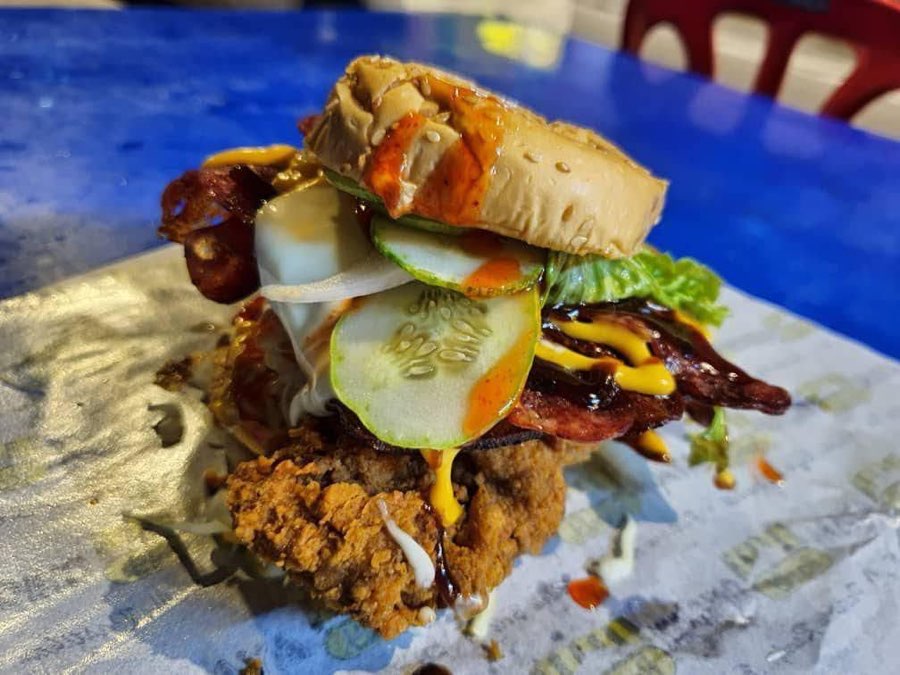 Saleem Generation Burger, photograph 1 of 5