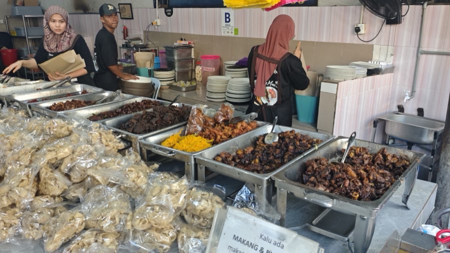 Suerasa Nasi Kerabu, photograph 3 of 5