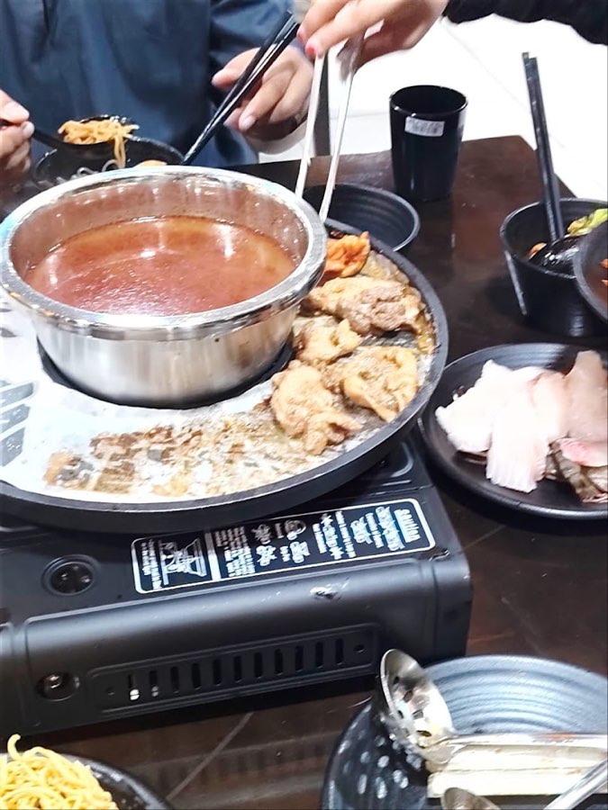 THE POT.S (BUFFET STEAMBOAT & GRILL), photograph 3 of 5