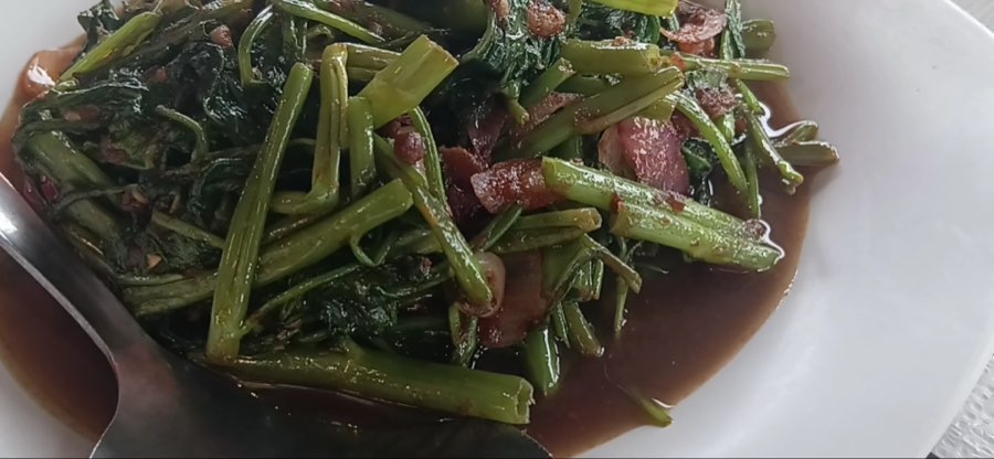 红绿灯海鲜餐馆 • Traffic Light KS Seafood Restaurant, photograph 2 of 5