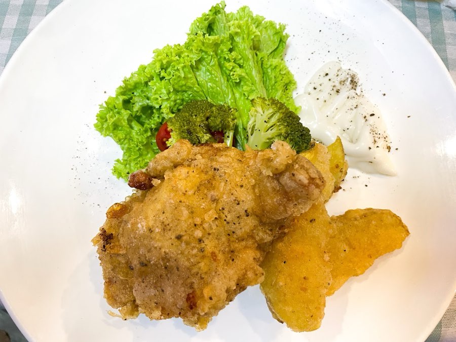 Tree Cottage Western Cuisine, photograph 4 of 5
