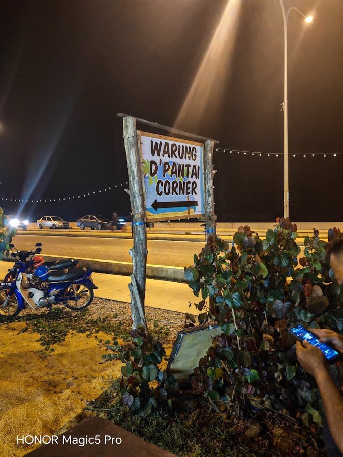 Warung Pantai D Corner, photograph 4 of 5