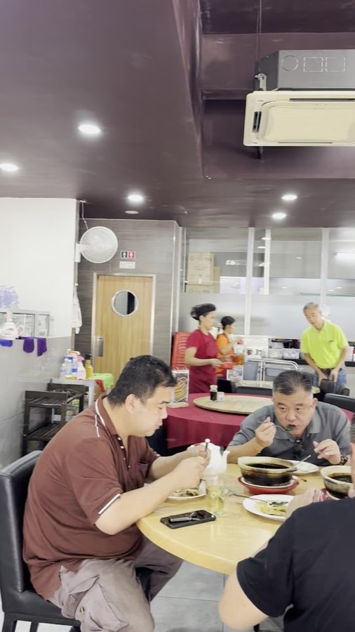 Wong Ciu Village Cuisine 旺朝盐焗鸡非洲鱼@Sg Buloh, photograph 2 of 5
