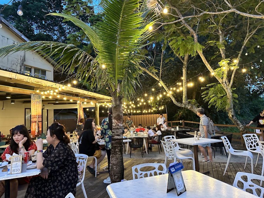 ZING Sunset Bar, photograph 1 of 5
