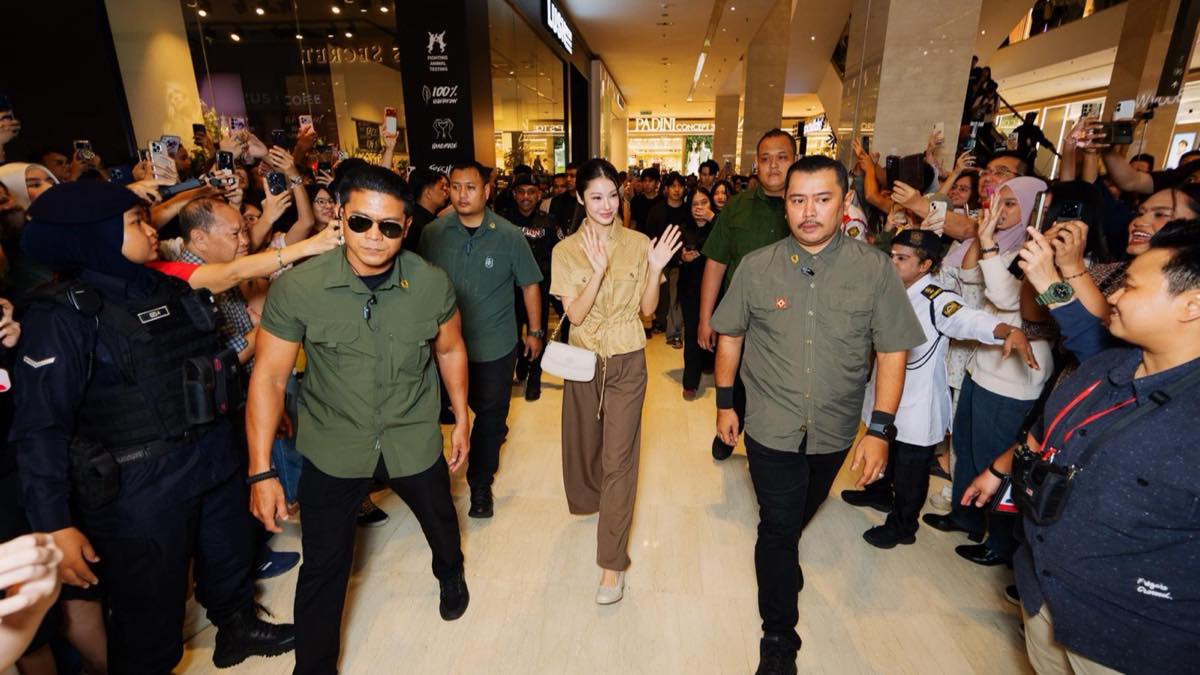 Namtan Tipnaree Makes Her BONIA Debut in Kuala Lumpur