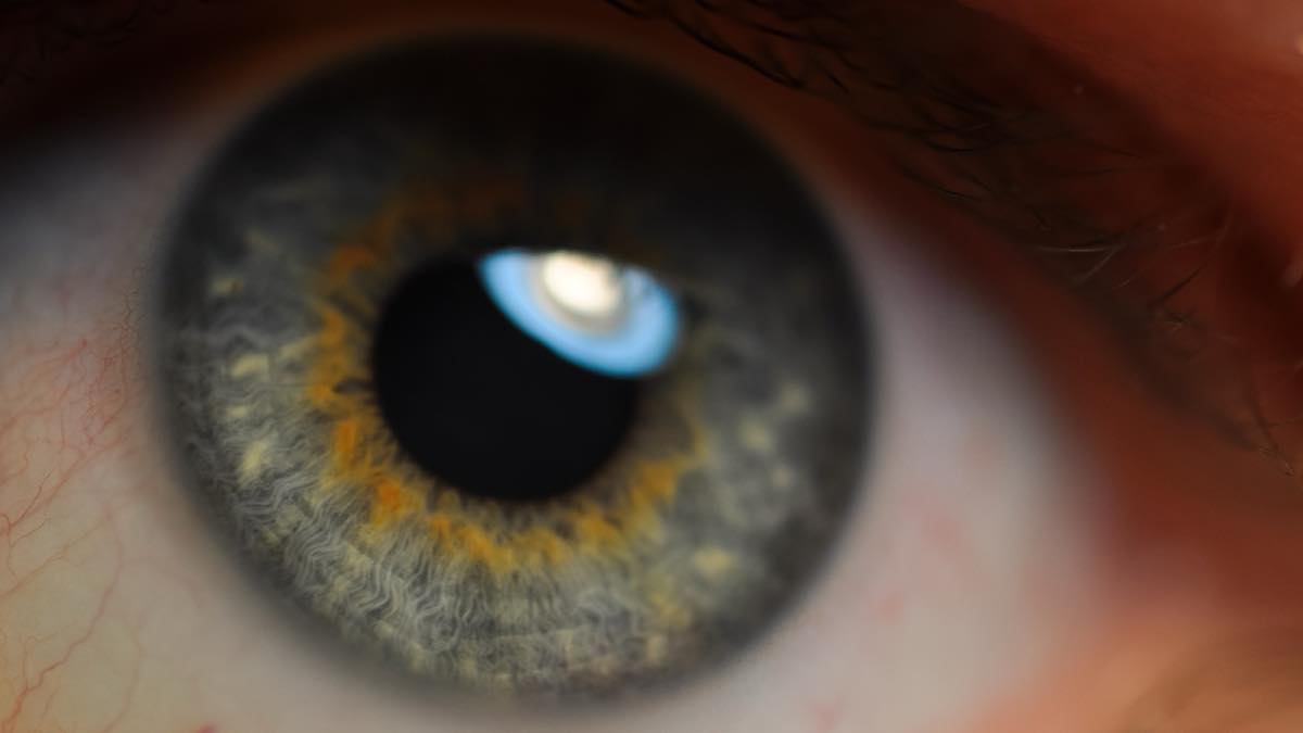 Tired Eyes or Dry Eye? 5 Signs Worth a Closer Look